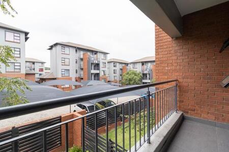 2 Bedroom Townhouse in Oakdene