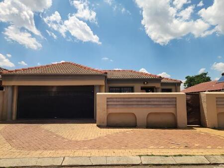 4 Bedroom House in Alveda