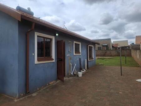 3 Bedroom House in Lenasia South