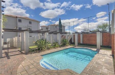 2 Bedroom Apartment in Sunninghill