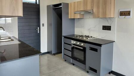 2 Bedroom Apartment in Fourways