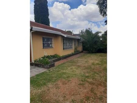 4 Bedroom House in Parkhill Gardens