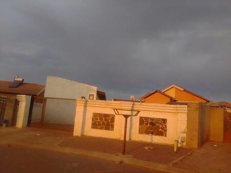 3 Bedroom House in Dawnpark