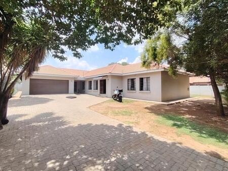 5 Bedroom House in Wierda Park