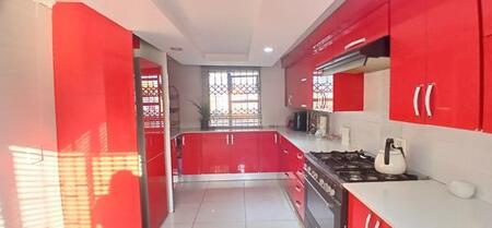 4 Bedroom House in Heuweloord