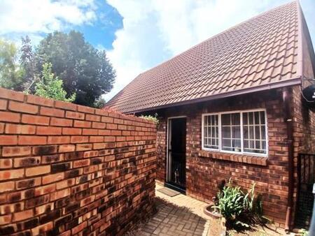 2 Bedroom Townhouse in Zwartkop