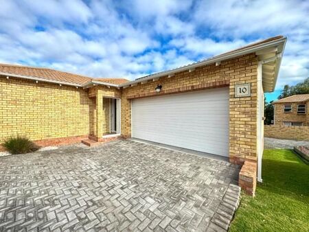 3 Bedroom Townhouse in Ben Kamma