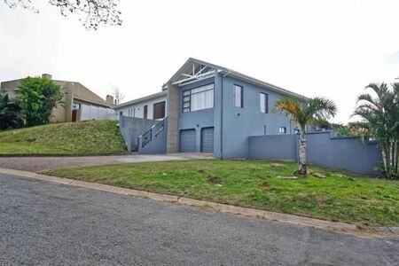 4 Bedroom House in Blue Bend