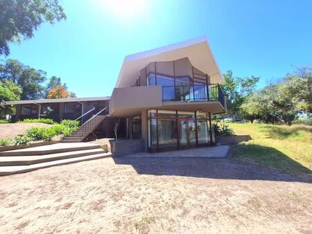 6 Bedroom House in Malmesbury