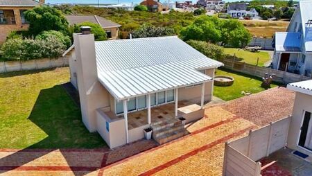 3 Bedroom House in Struisbaai
