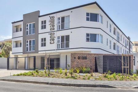 2 Bedroom Apartment in Bloubergstrand