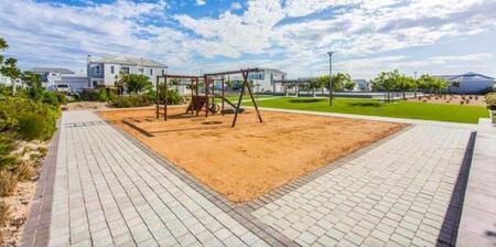 3 Bedroom House in Sunningdale