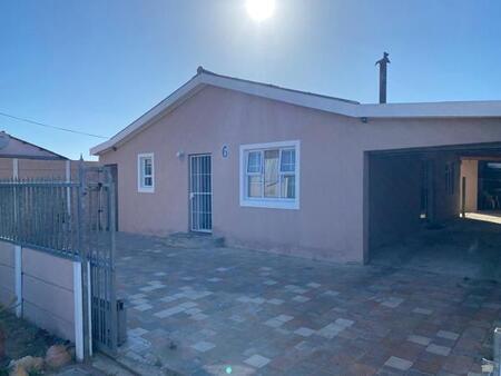 2 Bedroom House in Gustrouw