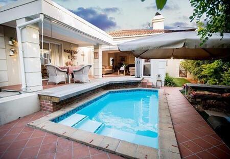 3 Bedroom House in Somerset West Central