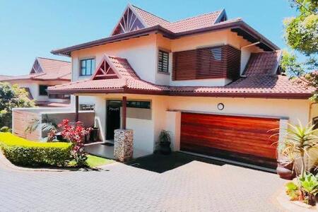 4 Bedroom House in Izinga Estate