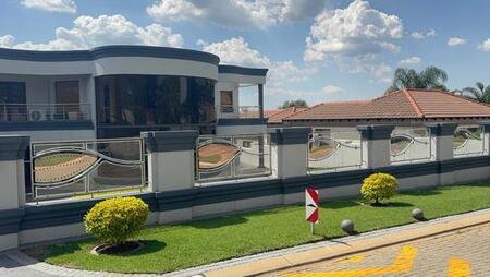 4 Bedroom House in Ruimsig