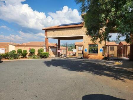 2 Bedroom Apartment in Weltevreden Park