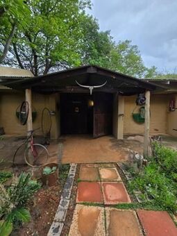 1.5 Bedroom Apartment in Kameeldrift East