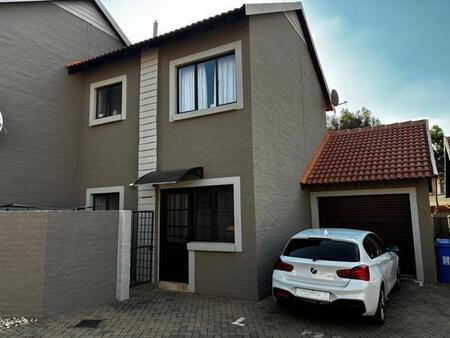 2 Bedroom Apartment in Country View Estate