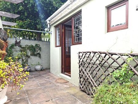 1 Bedroom cottage to rent in Claremont, Cape Town