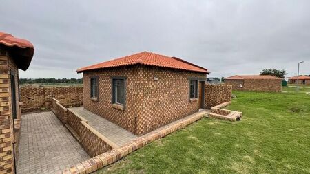 2 Bedroom townhouse - sectional to rent in Evander, Secunda
