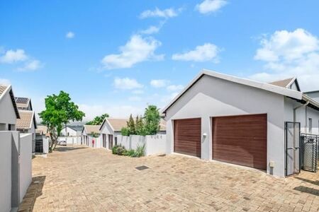 3 Bedroom Townhouse in Eagle Canyon Golf Estate