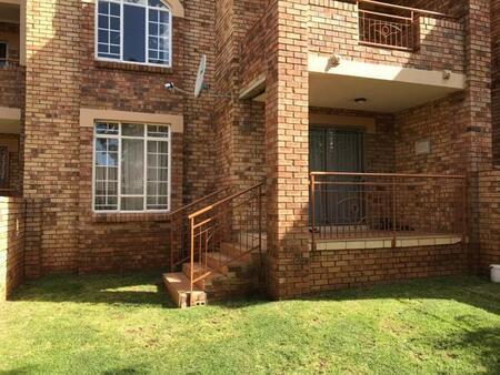 2 Bedroom Apartment in Mooikloof Ridge