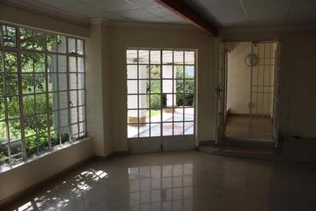 3 Bedroom House in Bryanston