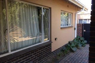 3 Bedroom House in Kensington B