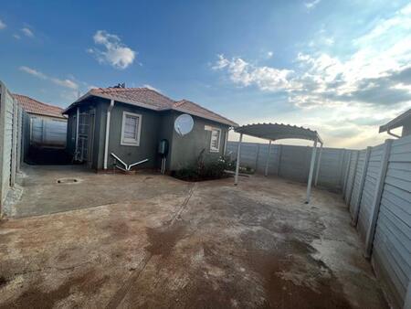 3 Bedroom House in Sky City