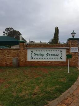 3 Bedroom Townhouse in Henley on Klip