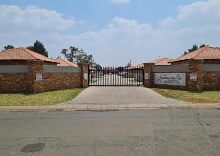 3 Bedroom Townhouse in Riversdale