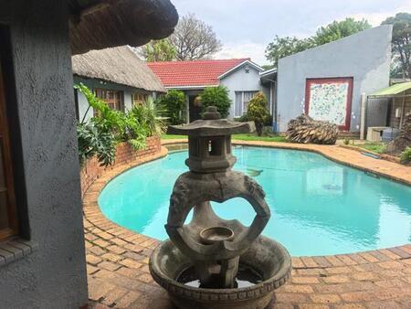 4 Bedroom House in Klippoortje