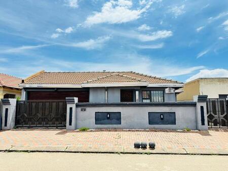 3 Bedroom House in Vosloorus