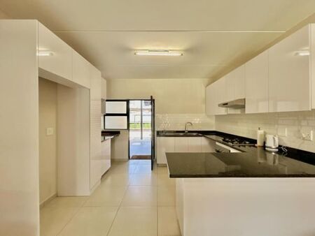 3 Bedroom Apartment in Bartlett