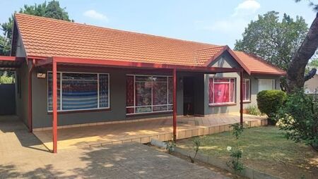 3 Bedroom House in Brackendowns