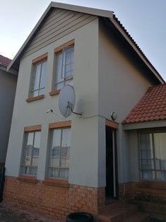 3 Bedroom Flat in Kosmosdal