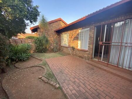 2 Bedroom Simplex in Highveld