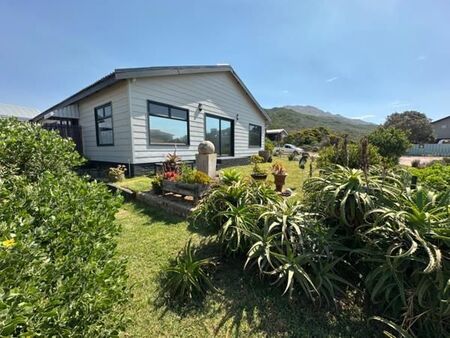 3 Bedroom House in Bettys Bay
