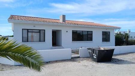 4 Bedroom House in Dwarskersbos