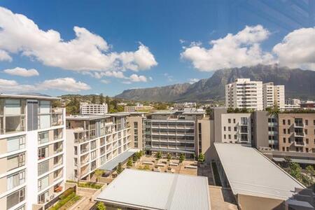 3 Bedroom Apartment in Claremont