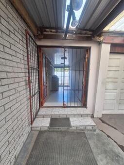 2 Bedroom Apartment in Ruyterwacht