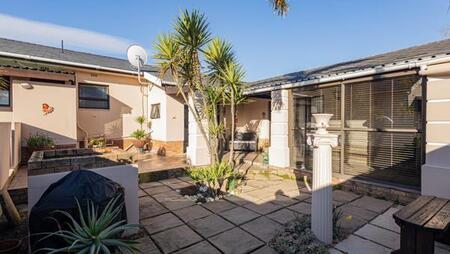 1 Bedroom House in Vredekloof