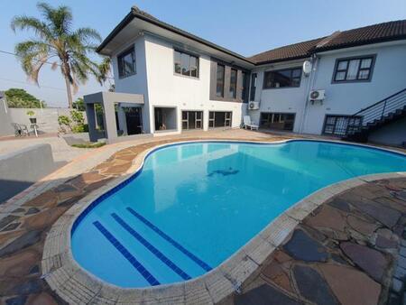 1.5 Bedroom Flat in Durban North