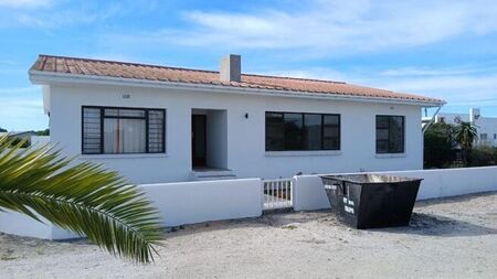 4 Bedroom house to rent in Dwarskersbos, Velddrif