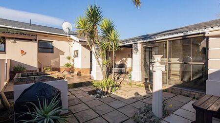 1 Bedroom cottage to rent in Vredekloof, Brackenfell