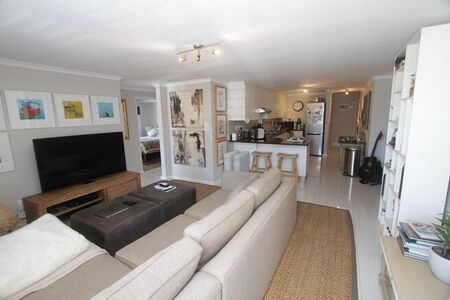 3 Bedroom apartment to rent in Claremont, Cape Town