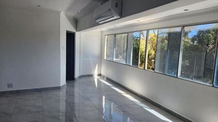 2 Bedroom apartment to rent in Green Point, Cape Town