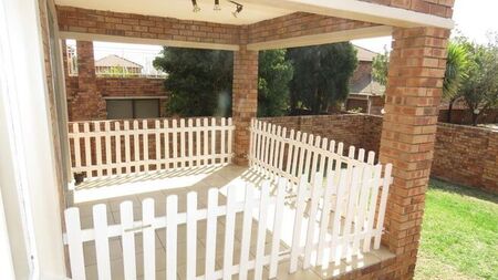 3 Bedroom townhouse - sectional to rent in Kyalami Hills, Midrand