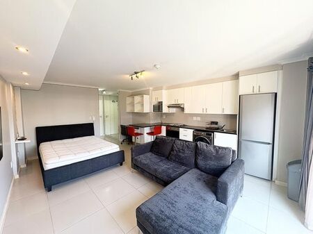 1 Bedroom apartment to rent in Claremont, Cape Town